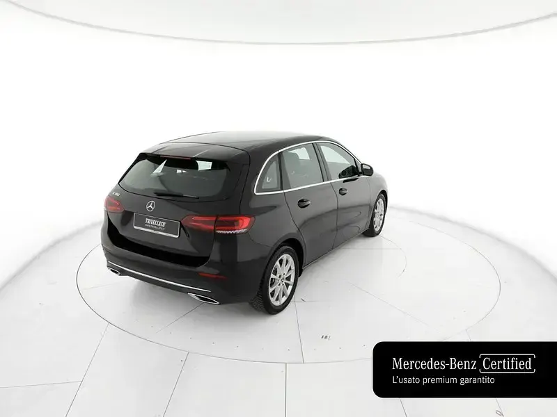 Usata Mercedes B180 136 CV (100 kW) 2020 Nero Utilitaria