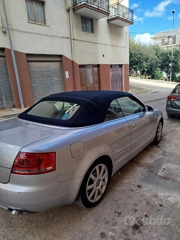 Usata Audi A4 Cabriolet S-Line 140 CV (102 kW) 2009 Grigio Cabrio