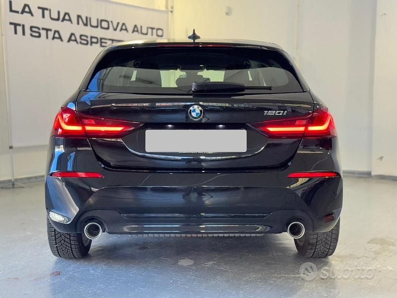 Usata BMW 120 Advantage 178 CV (130 kW) 2024 Nero Utilitaria