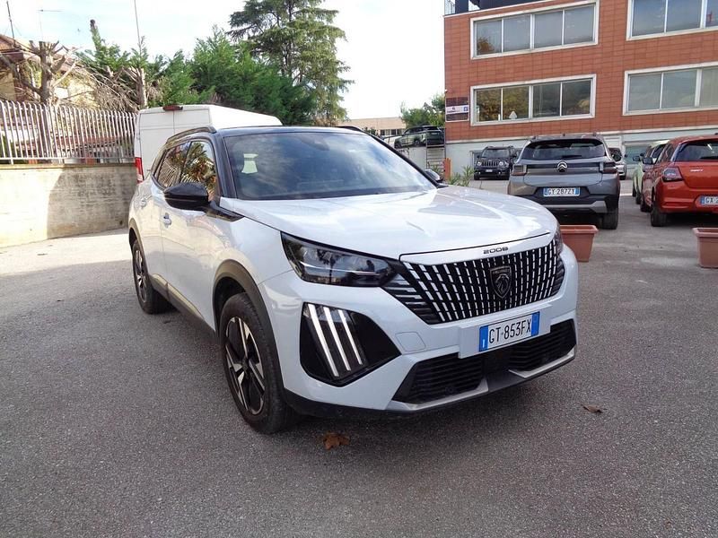 Usata Peugeot 2008 GT 131 CV (96 kW) 2024 Bianco SUV