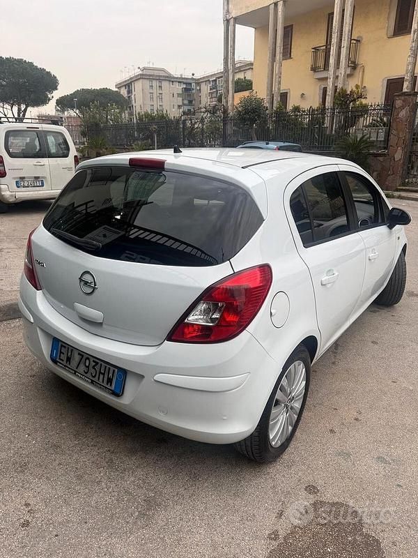 Usata Opel Corsa 86 CV (63 kW) 2014 Bianco Utilitaria