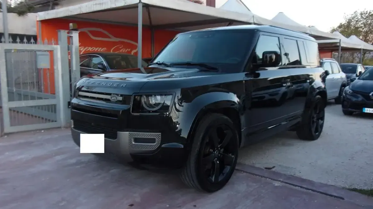 Usata Land Rover Defender SE Dynamic 248 CV (182 kW) 2024 Nero SUV