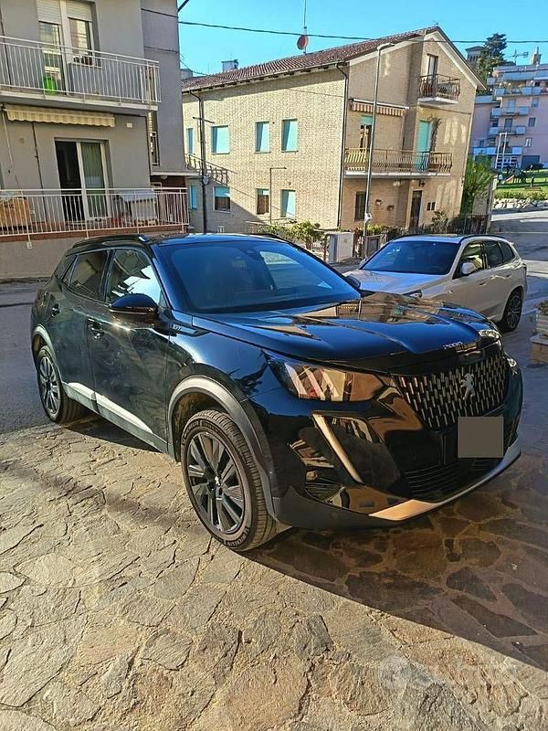 Usata Peugeot 2008 GT-line 131 CV (96 kW) 2021 Nero SUV