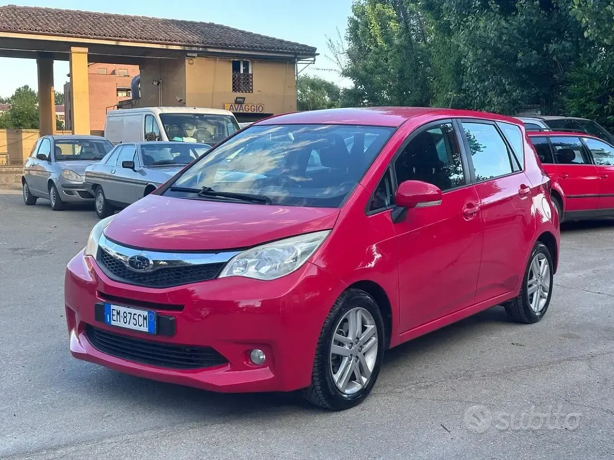 Usata Subaru Trezia Exclusive+ 90 CV (66 kW) 2012 Rosso Utilitaria