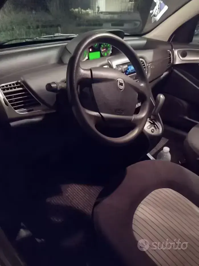 Usata Lancia Ypsilon 69 CV (50 kW) 2007 Marrone Utilitaria