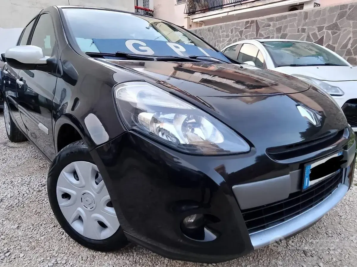 Usata Renault Clio II 75 CV (55 kW) 2011 Nero Berlina