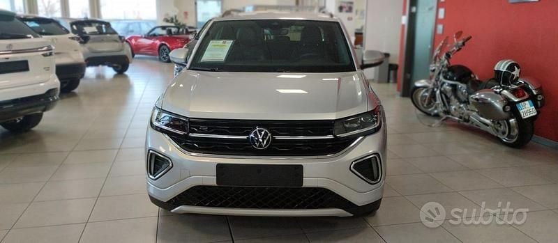 Grigio Nuova 2025 VW T-Cross R-line SUV | 25.700 € (Buon prezzo) - Immagine 1/4