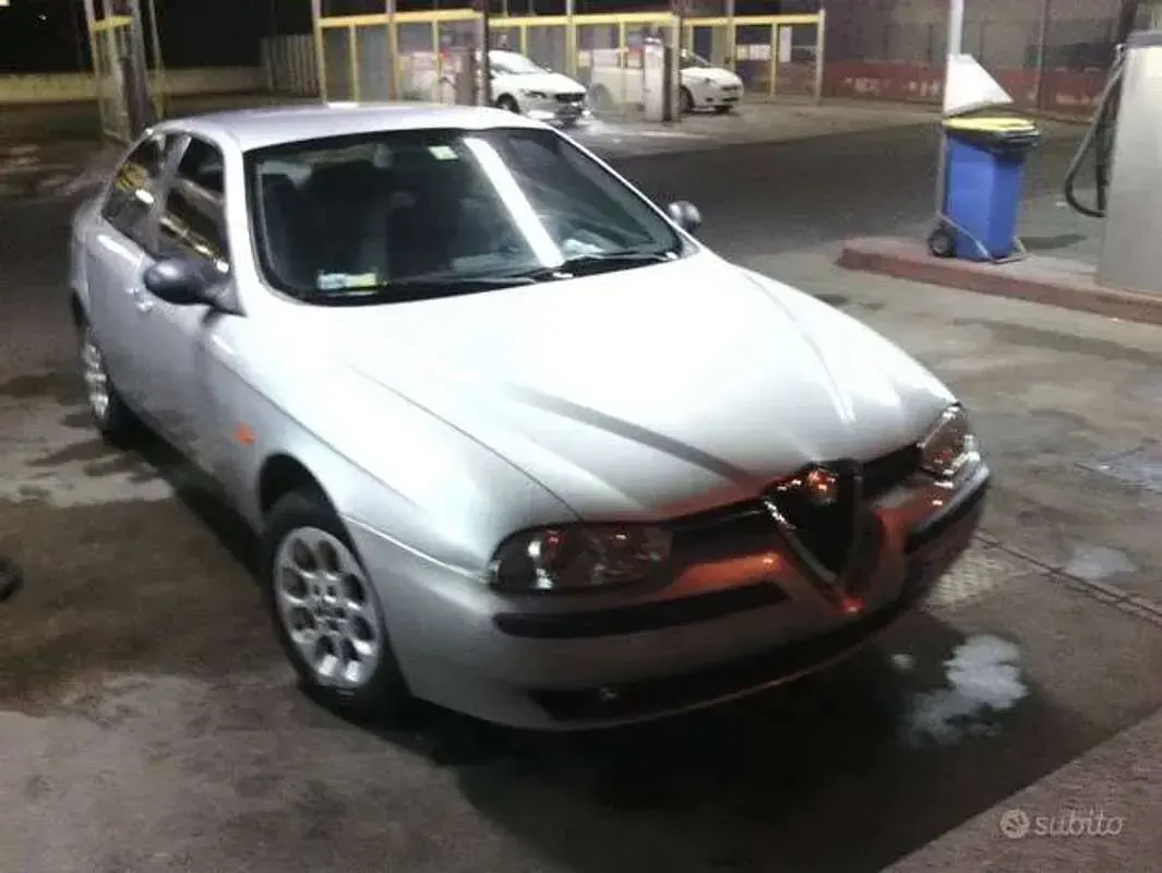 Usata Alfa Romeo 156 144 CV (105 kW) 1999 Grigio Berlina