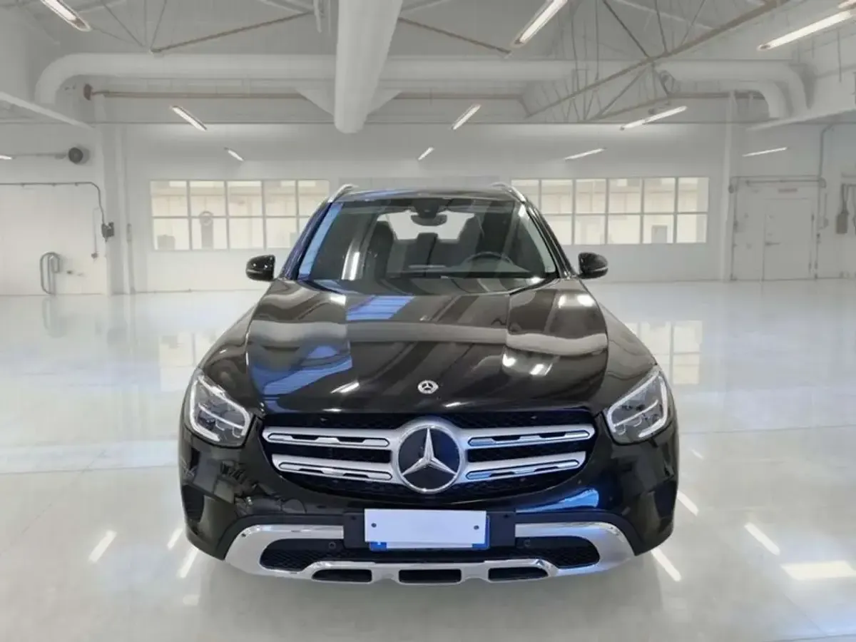 Usata Mercedes GLC200 Business 163 CV (119 kW) 2021 Nero SUV