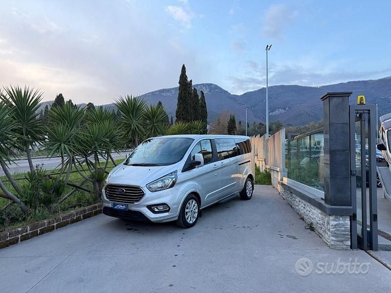 Usata Ford Tourneo Custom 170 CV (125 kW) 2023 Bianco Furgone