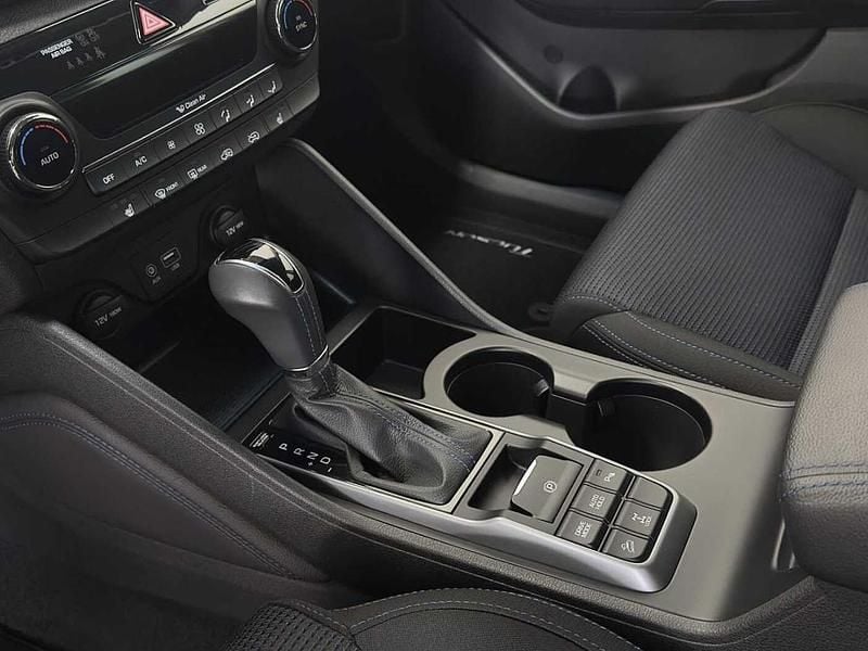 Second-hand Hyundai Tucson 132 CP (97 kW) 2016 Gri SUV