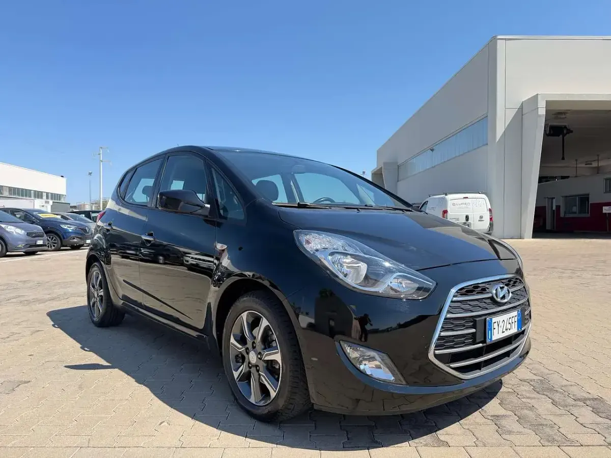 Usata Hyundai ix20 118 CV (86 kW) 2019 Nero Utilitaria