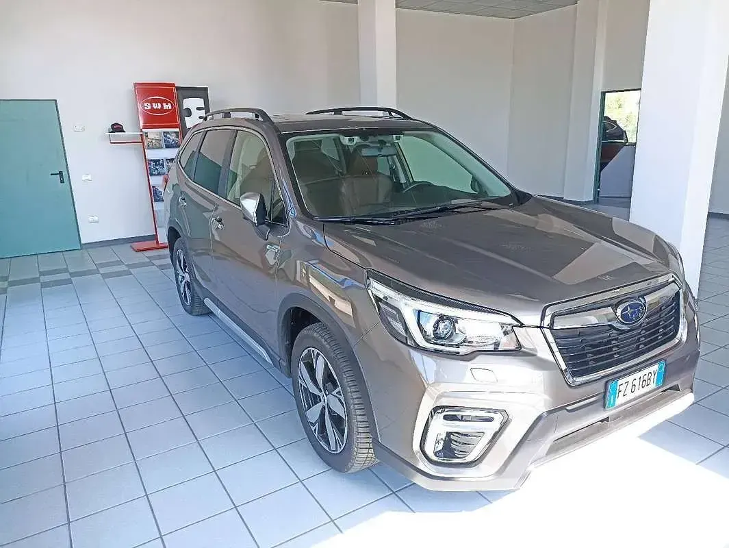 Usata Subaru Forester Premium 150 CV (110 kW) 2020 Marrone SUV