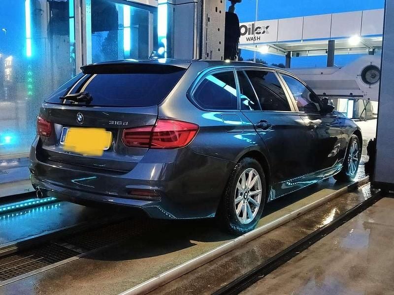 Usata BMW 316 Advantage 116 CV (85 kW) 2017 Grigio Station wagon