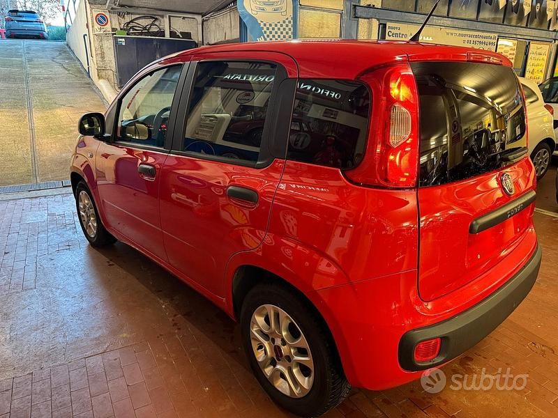 Usata Fiat Panda Lounge 70 CV (51 kW) 2018 Rosso Berlina