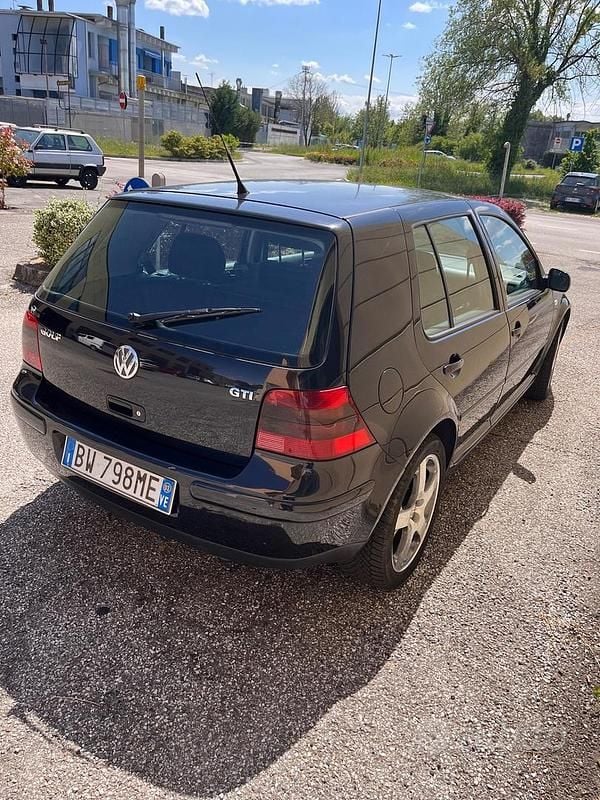 Usata VW Golf IV GTI 150 CV (110 kW) 2002 Nero Berlina