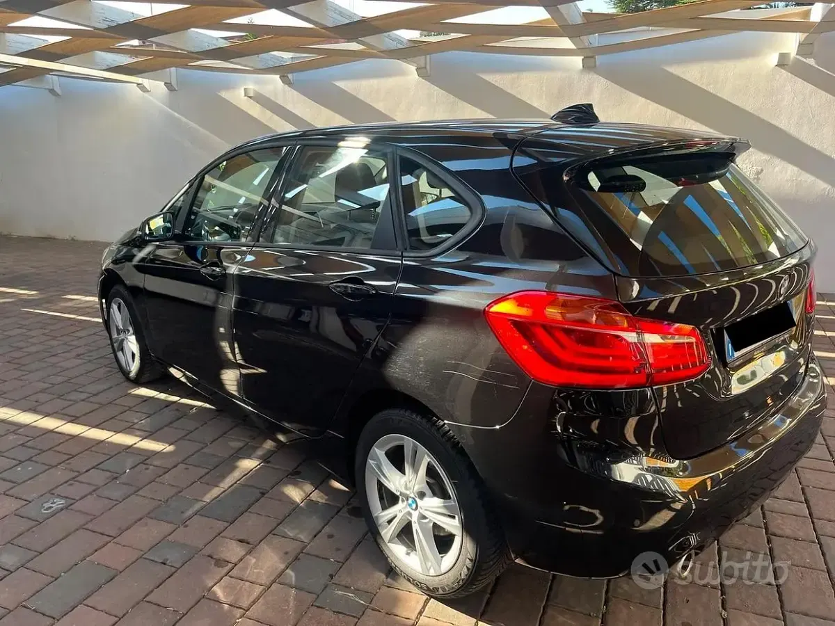 Usata BMW 218 140 CV (102 kW) 2020 Nero Station wagon