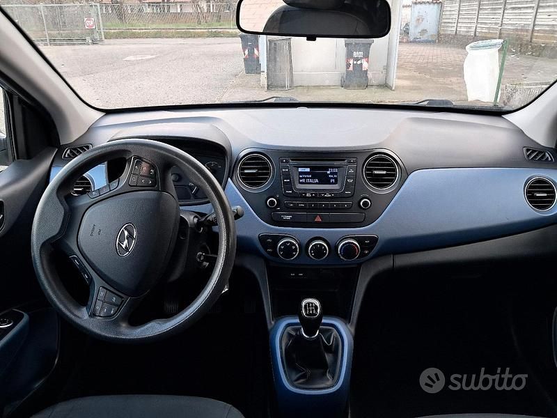 Usata Hyundai i10 66 CV (48 kW) 2016 Blu Utilitaria