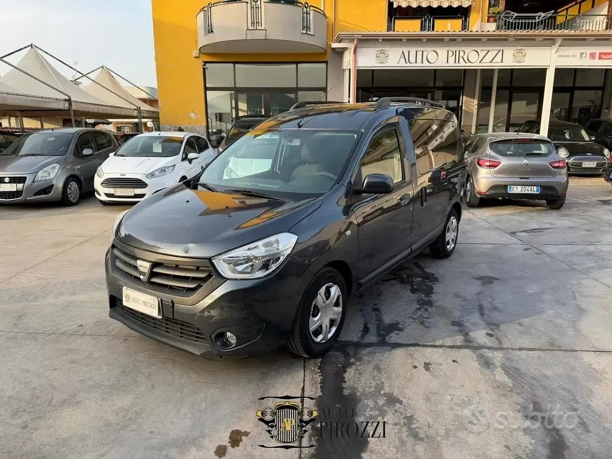 Usata Dacia Dokker 90 CV (66 kW) 2014 Grigio Monovolume