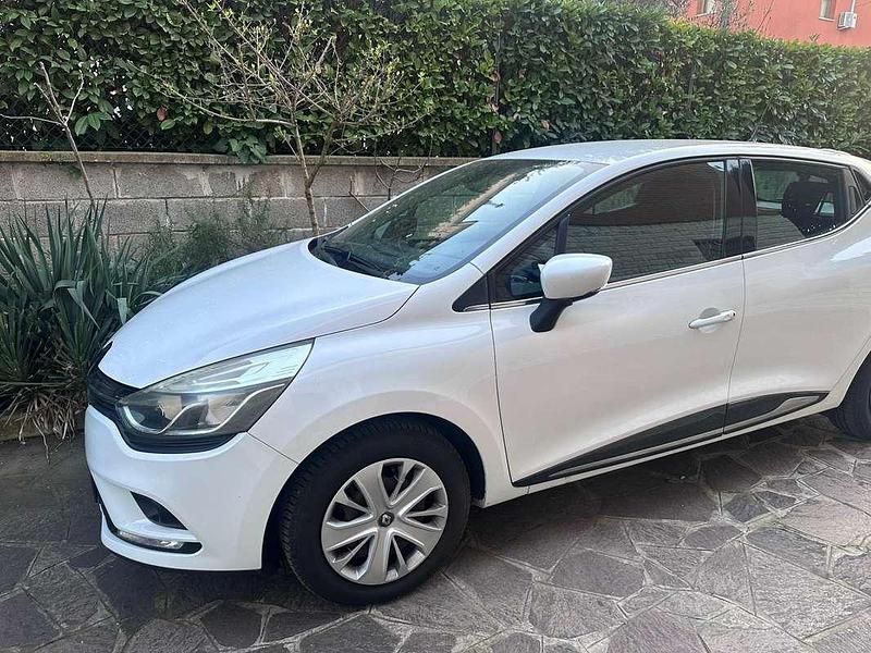 Usata Renault Clio IV Life 73 CV (53 kW) 2017 Bianco Berlina