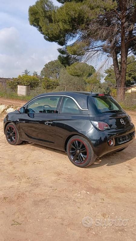Usata Opel Adam Glam 87 CV (63 kW) 2013 Nero Utilitaria