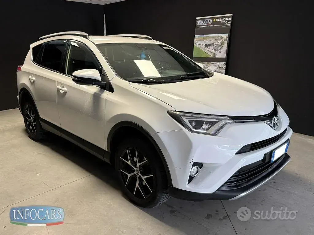 Usata Toyota RAV4 Business Edition 143 CV (105 kW) 2016 SUV