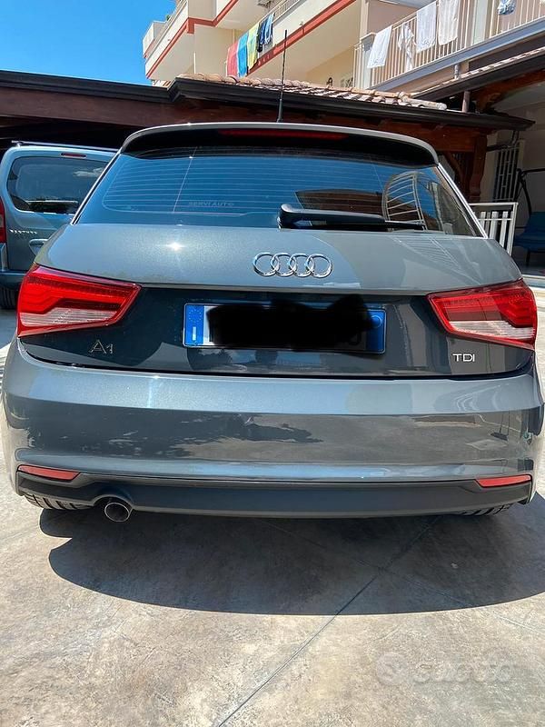 Usata Audi A1 116 CV (85 kW) 2016 Grigio Utilitaria