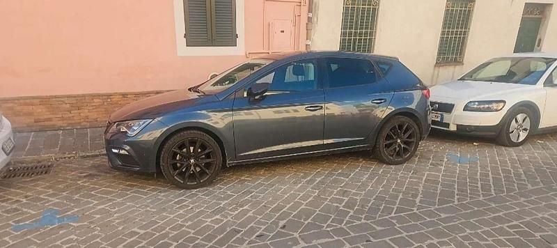 Usata 2019 Seat Leon Black Edition Tre volumi | 14.000 € (Buon prezzo) - Immagine 1/2
