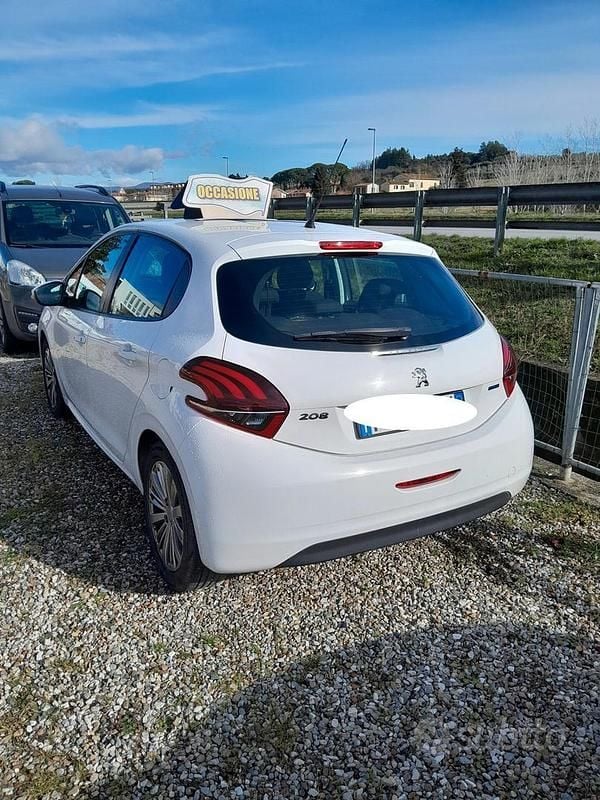 Usata Peugeot 208 Active 82 CV (60 kW) 2017 Bianco Utilitaria