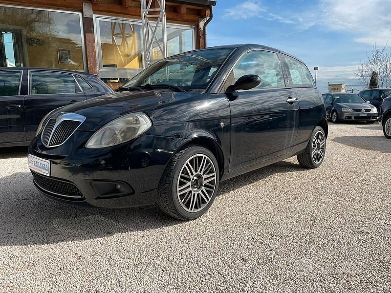 Usata Lancia Ypsilon 60 CV (44 kW) 2008 Nero Utilitaria