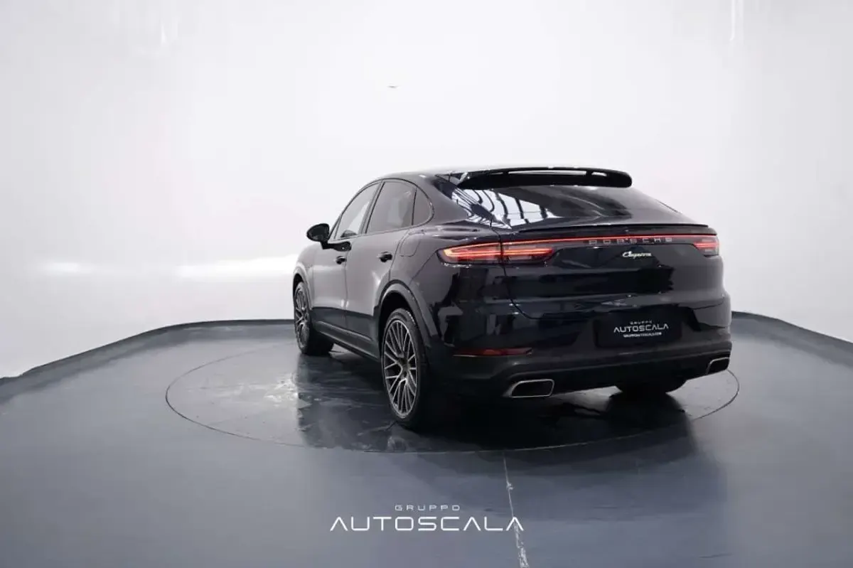 Usata Porsche Cayenne 340 CV (250 kW) 2020 Biskayablau m5e SUV