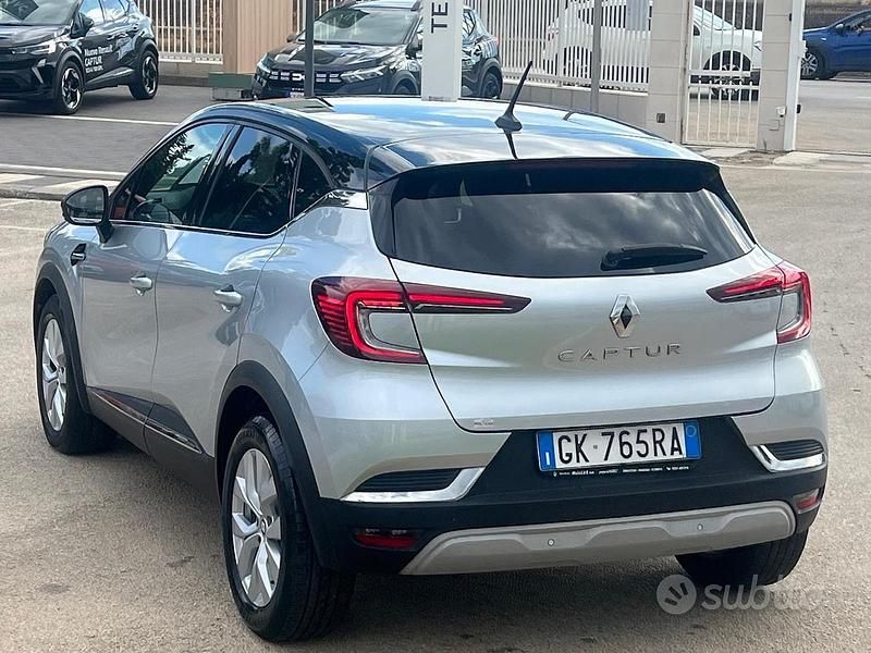 Usata Renault Captur Intens 100 CV (73 kW) 2022 Grigio SUV