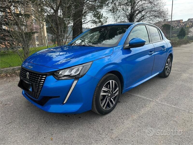 Usata Peugeot 208 Allure 101 CV (74 kW) 2020 Blu Utilitaria