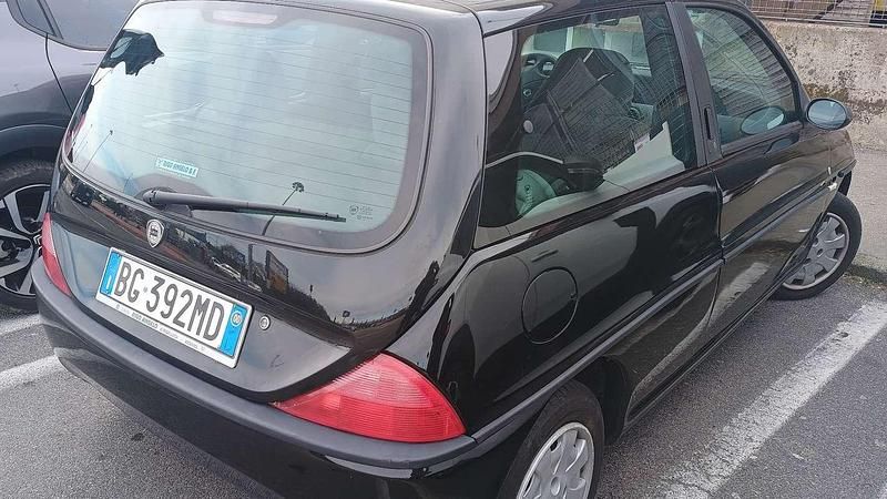 Usata Lancia Ypsilon 60 CV (44 kW) 2000 Utilitaria