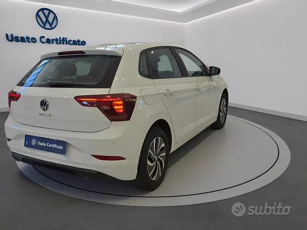 Usata VW Polo Life 95 CV (69 kW) 2023 Bianco Utilitaria