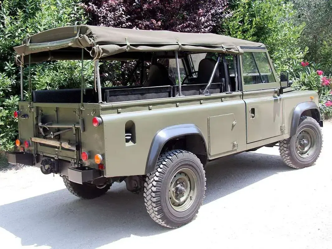 Usata Land Rover Defender 122 CV (89 kW) 1990 SUV