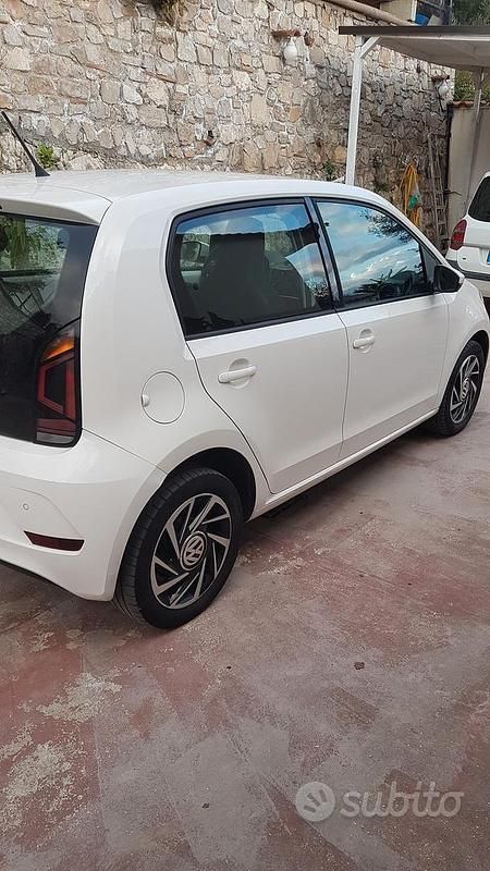Bianco Usata 2019 VW up! Due volumi | 9200 € (Buon prezzo) - Immagine 1/4