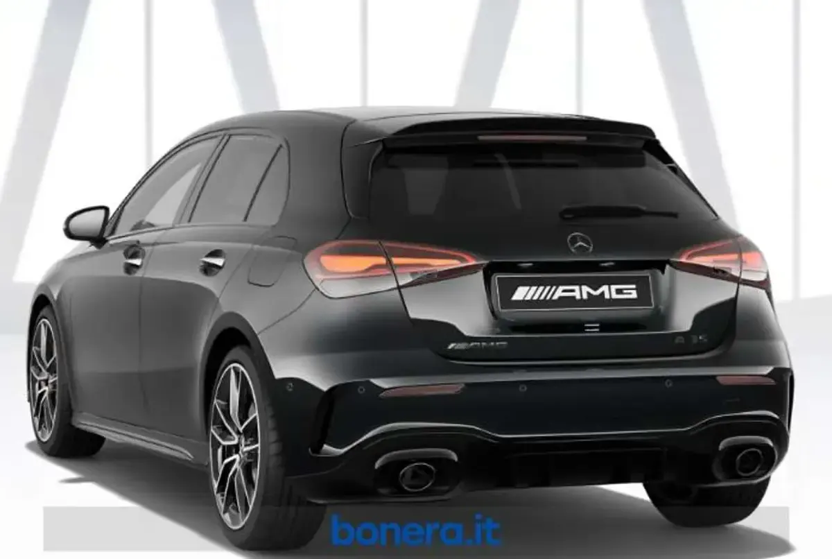 Nuova Mercedes A35 AMG Premium 306 CV (225 kW) 2026 Vernice nero cosmo Berlina