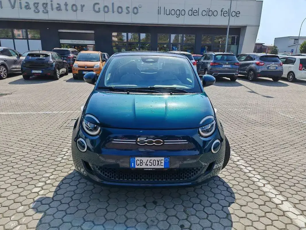 Usata Fiat 500e La Prima 42 kW (58 CV) 2020 Blu/azzurro Utilitaria