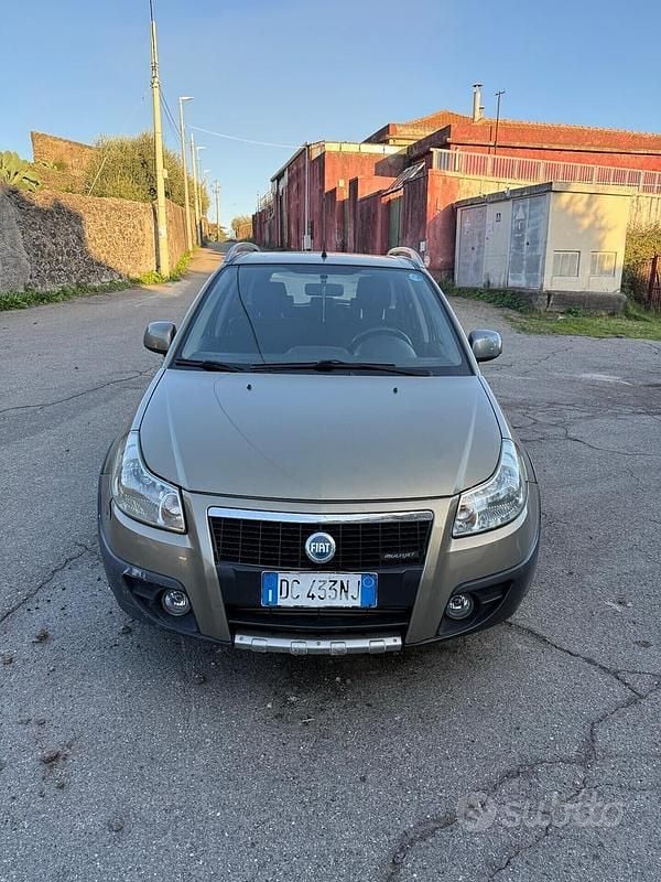 Usata Fiat Sedici Dynamic 135 CV (99 kW) 2009 Giallo SUV