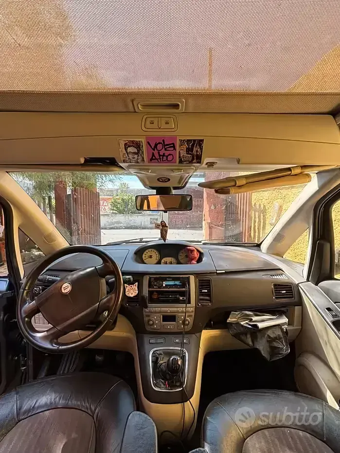 Usata Lancia Musa 101 CV (74 kW) 2005 Grigio Monovolume