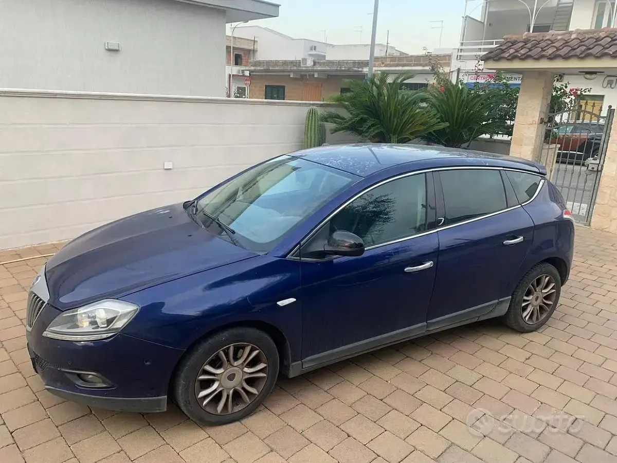 Usata Lancia Delta 165 CV (121 kW) 2009 Bluazzurro Utilitaria