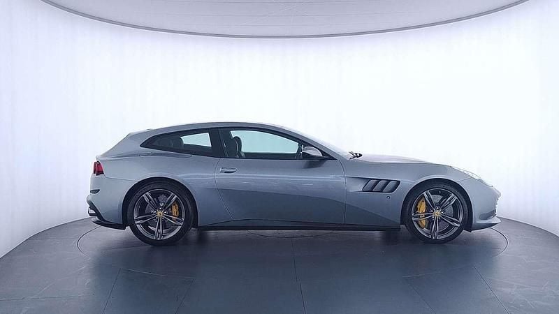 Usata Ferrari GTC4Lusso 689 CV (506 kW) 2017 Grigio titanio Station wagon