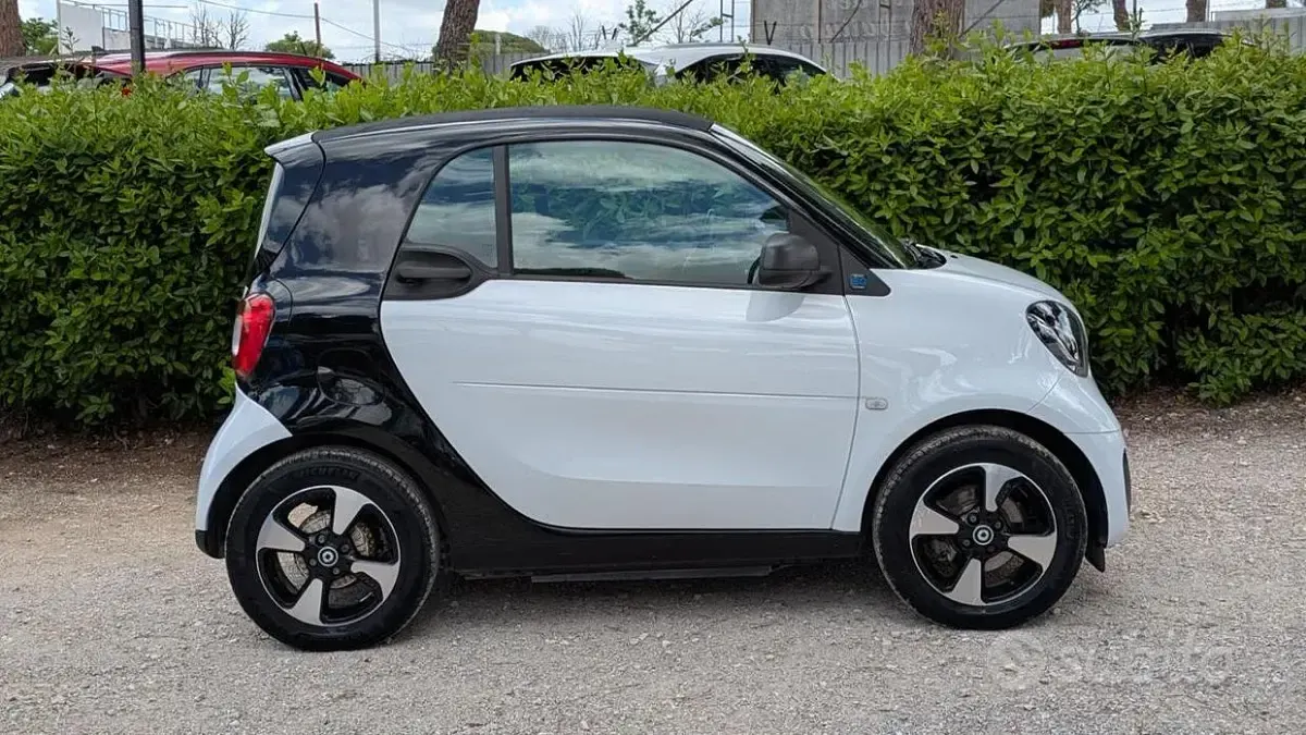 Usata Smart ForTwo Coupé Passion 41 kW (56 CV) 2021 Bianco Utilitaria