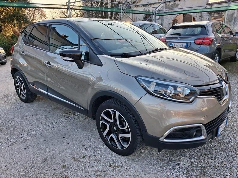 Usata Renault Captur Intens 90 CV (66 kW) 2016 Antracite SUV