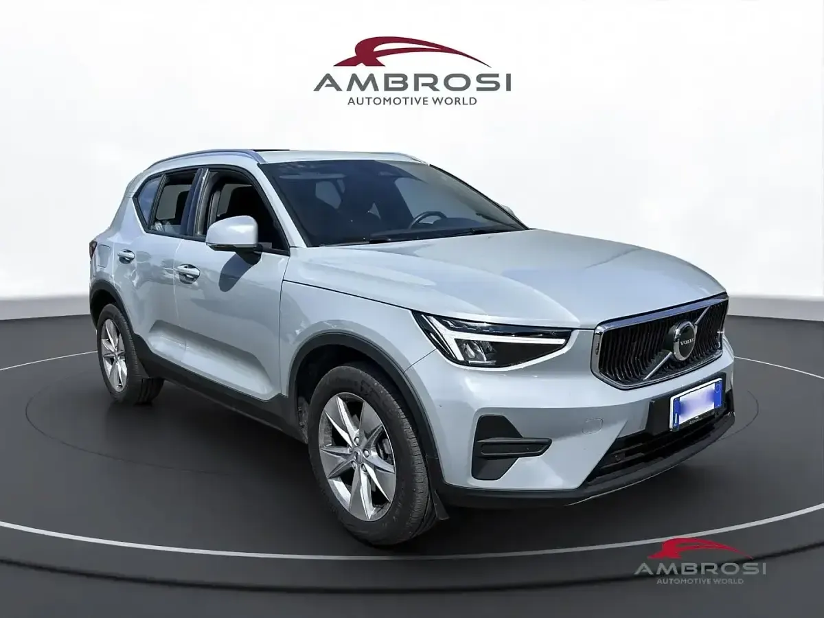 Usata Volvo XC40 Core 163 CV (119 kW) 2024 Grigio SUV