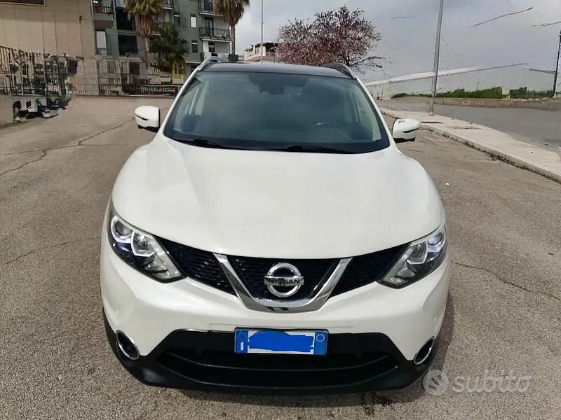 Usata Nissan Qashqai Tekna 110 CV (80 kW) 2017 Bianco SUV