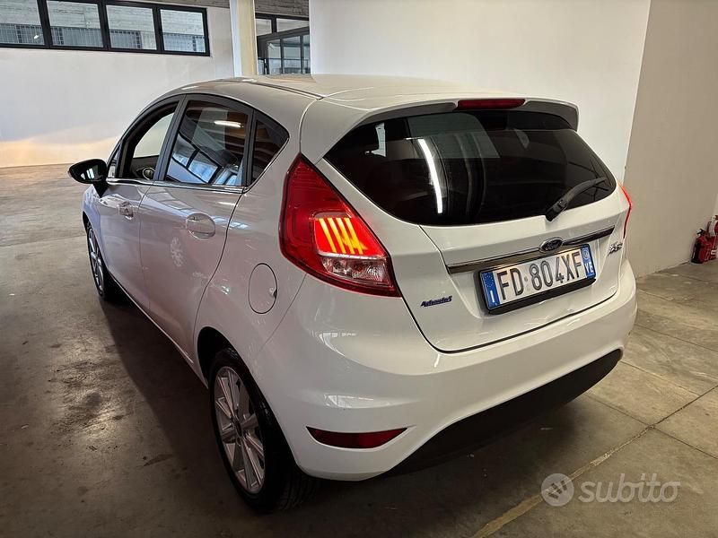Usata Ford Fiesta 95 CV (69 kW) 2016 Bianco Berlina
