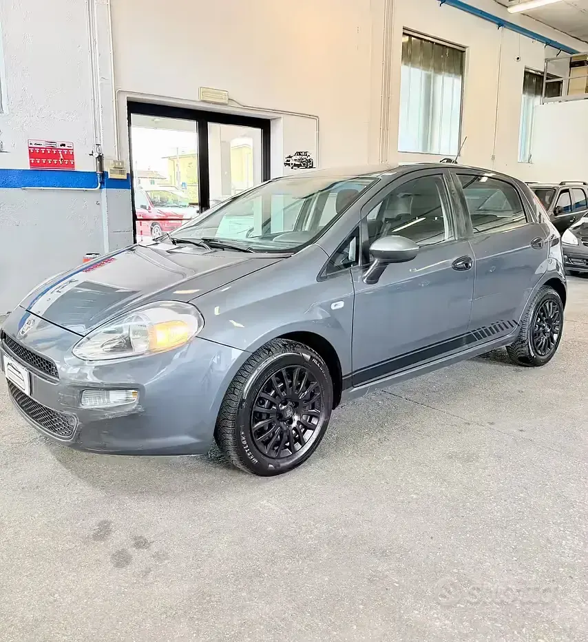 Usata Fiat Punto Lounge 75 CV (55 kW) 2015 Grigio Utilitaria