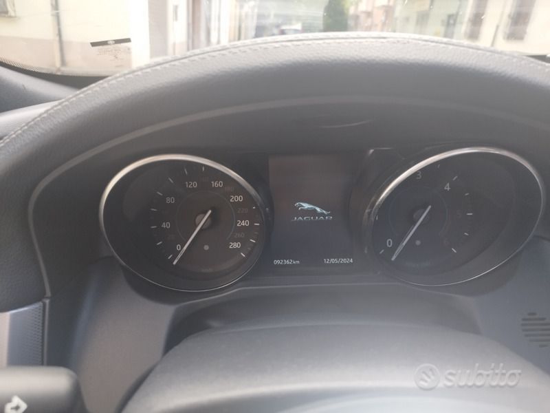 Usata Jaguar XF R-Sport 179 CV (131 kW) 2016 Nero Berlina